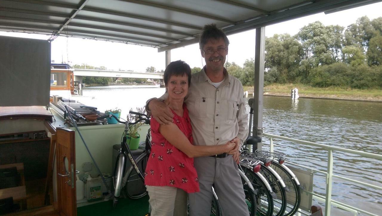 B&B Barge Johanna Брюж Екстериор снимка